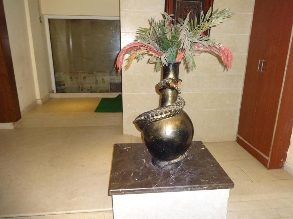 Hotel Miland Palace ブバネーシュワル エクステリア 写真